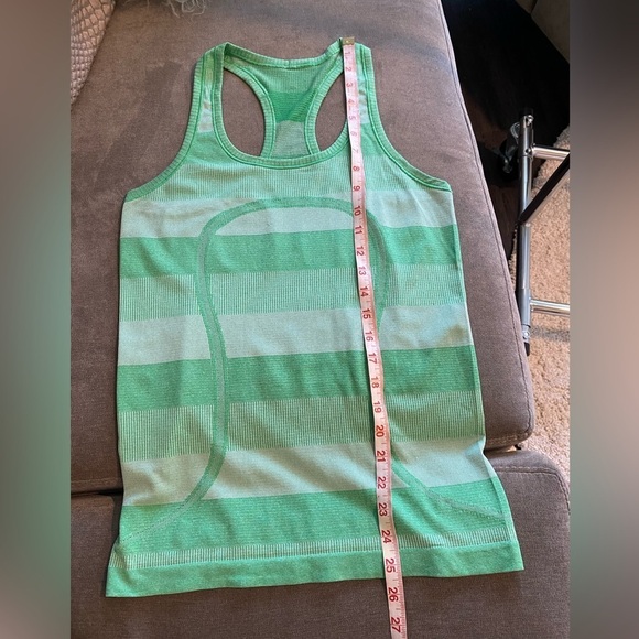 Lululemon Run Swiftly Tech Racerback Tank Green Size 6 or 8 - Picture 10 of 10